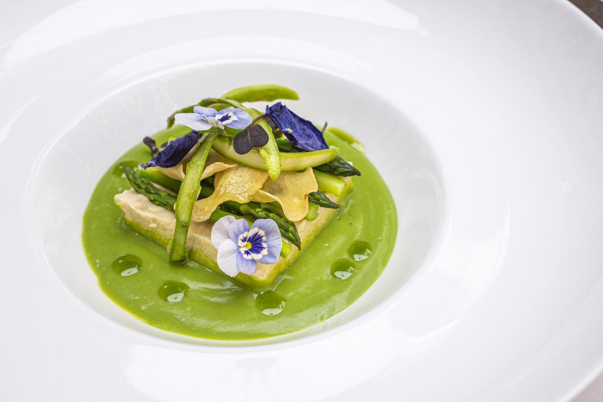 瑞莱沙托斯思提吉莱堡酒店 维尔纽斯 外观 照片 A dish by Heston Blumenthal