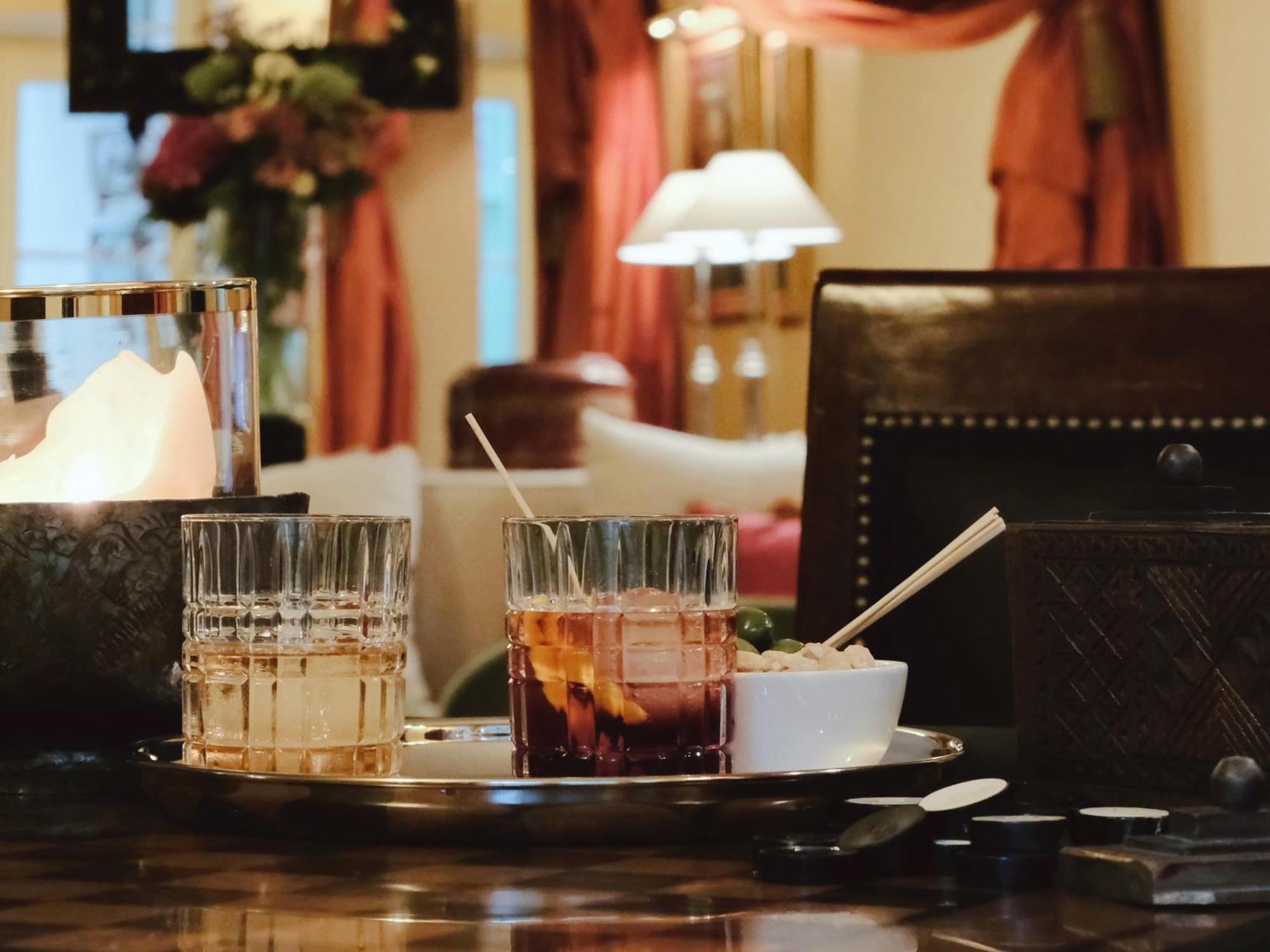 瑞莱沙托斯思提吉莱堡酒店 维尔纽斯 外观 照片 A Negroni cocktail