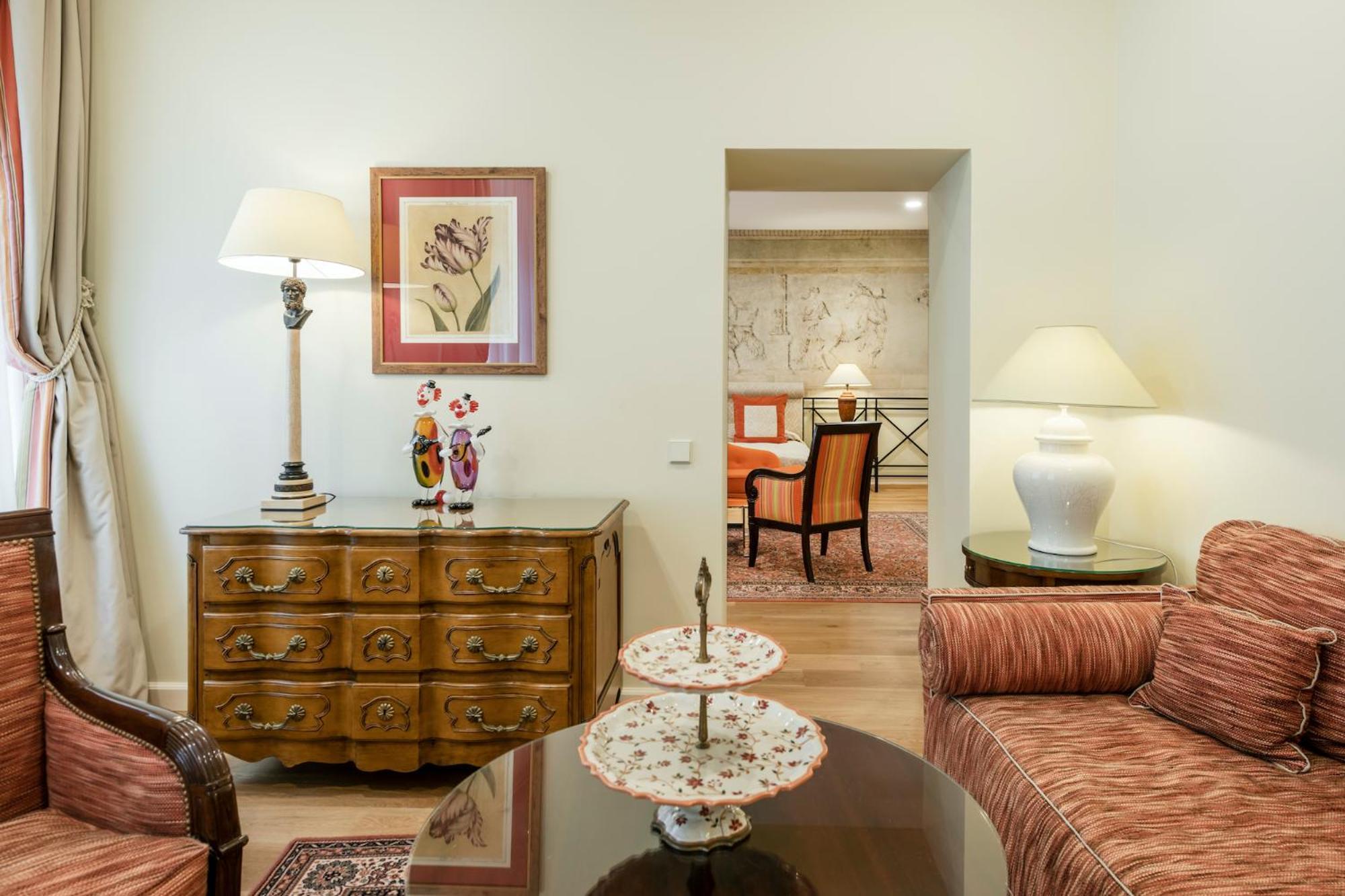 瑞莱沙托斯思提吉莱堡酒店 维尔纽斯 外观 照片 A suite at the Hotel de la Ville