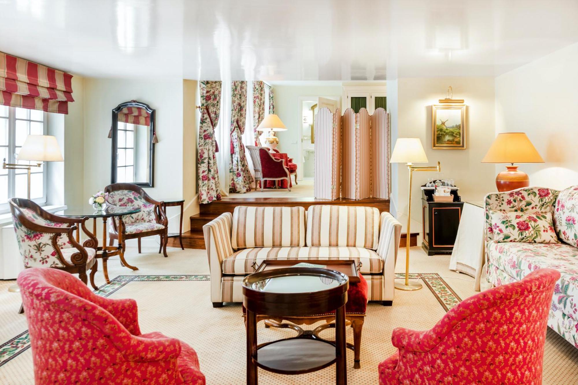 瑞莱沙托斯思提吉莱堡酒店 维尔纽斯 外观 照片 A suite at the Hotel de Crillon
