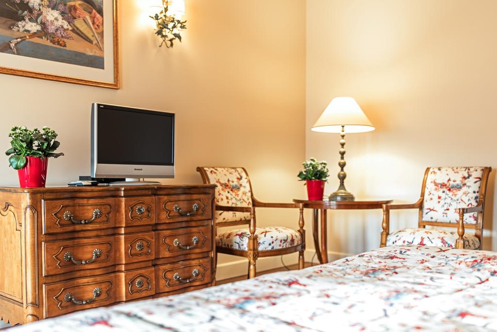 瑞莱沙托斯思提吉莱堡酒店 维尔纽斯 外观 照片 A room at the hotel