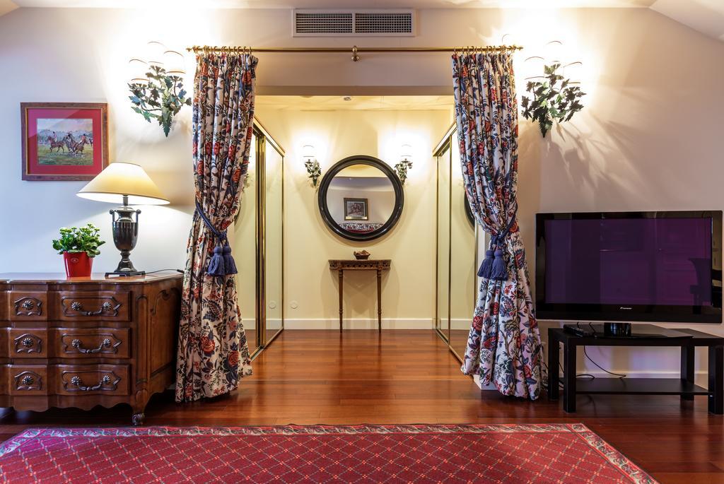 瑞莱沙托斯思提吉莱堡酒店 维尔纽斯 外观 照片 A suite at the hotel